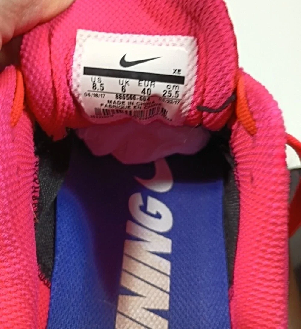 Nike bold hot